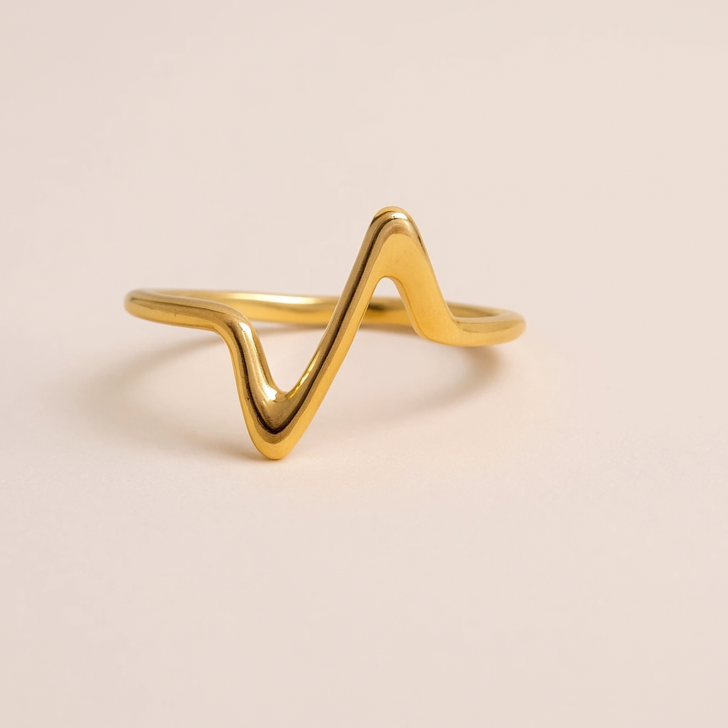 Waver Ring – 14K Gold